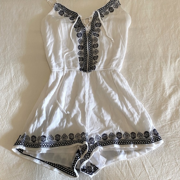 White and blue lace up spaghetti strap romper - Picture 1 of 2